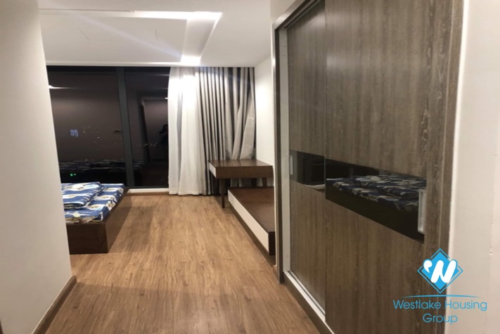 An affordable 2 bedroom  apartment for rent in Vinhomes Metropolis, Ha Noi